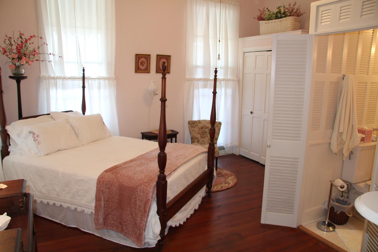 Riverboat Bed & Breakfast Натчез Экстерьер фото