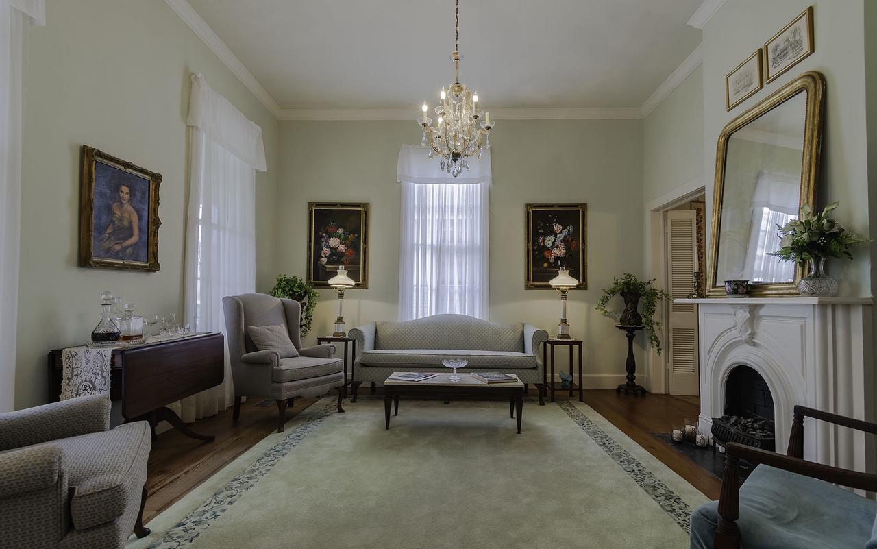 Riverboat Bed & Breakfast Натчез Экстерьер фото